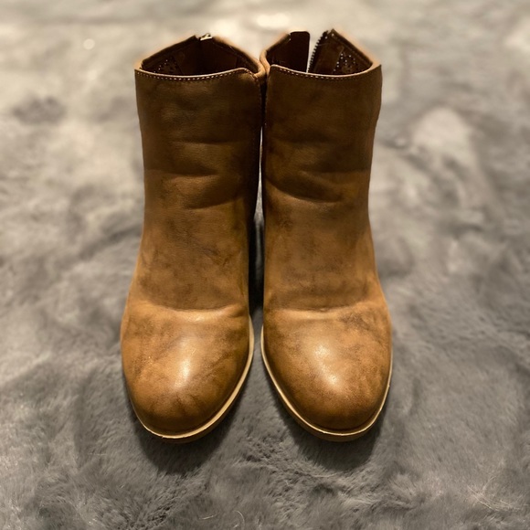 Amanda Blu brown booties - Picture 2 of 3